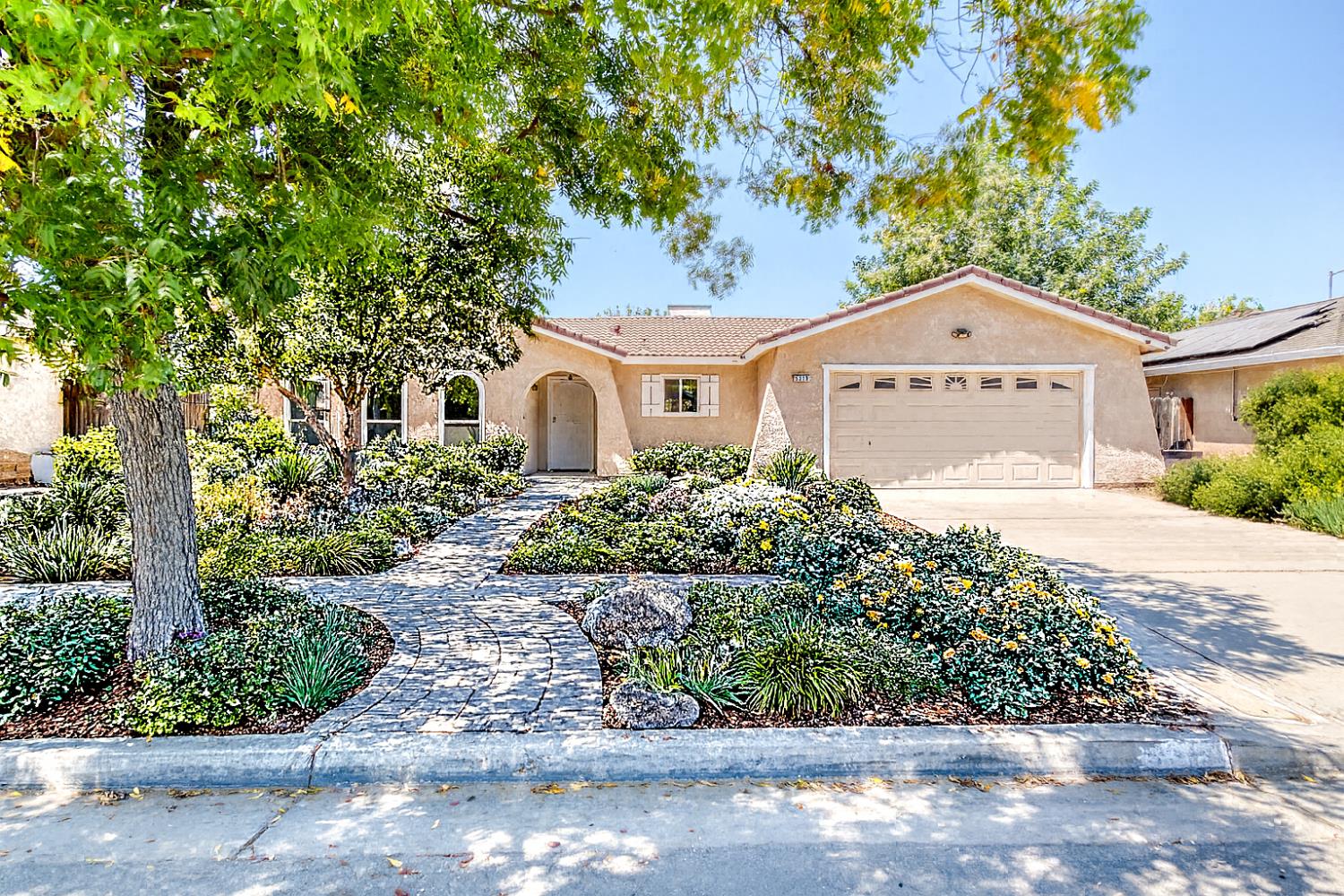 5319 N San Marcos Ave, Fresno, CA 93722