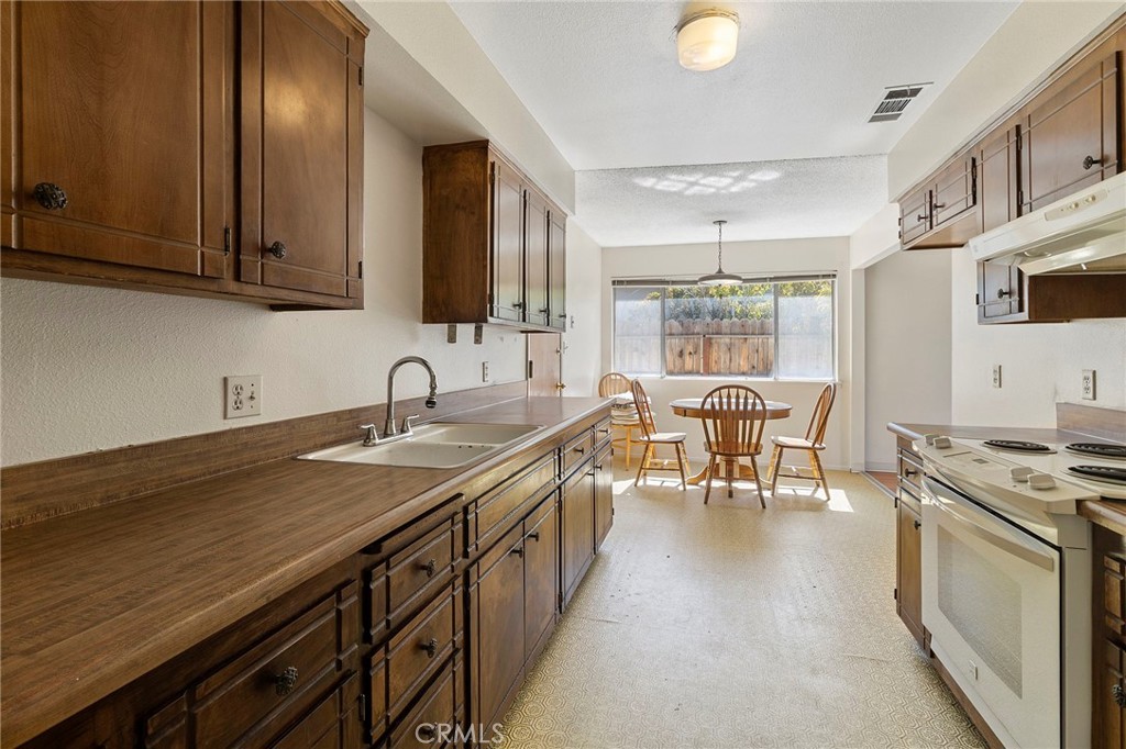 2151 W Pico Ave, Fresno, CA 93705