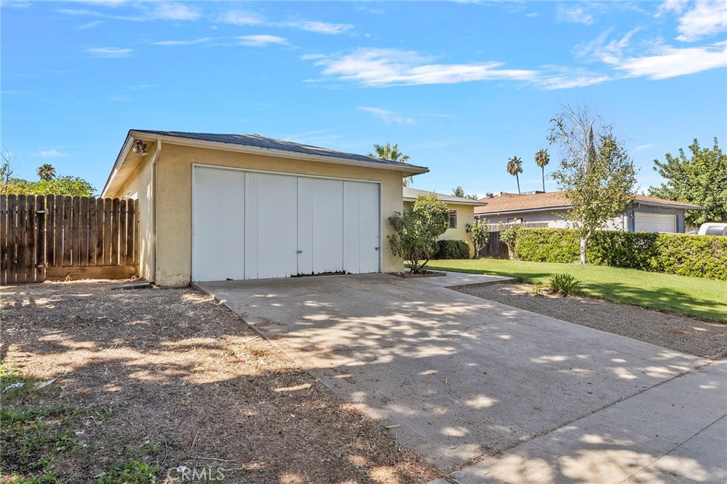 2151 W Pico Ave, Fresno, CA 93705