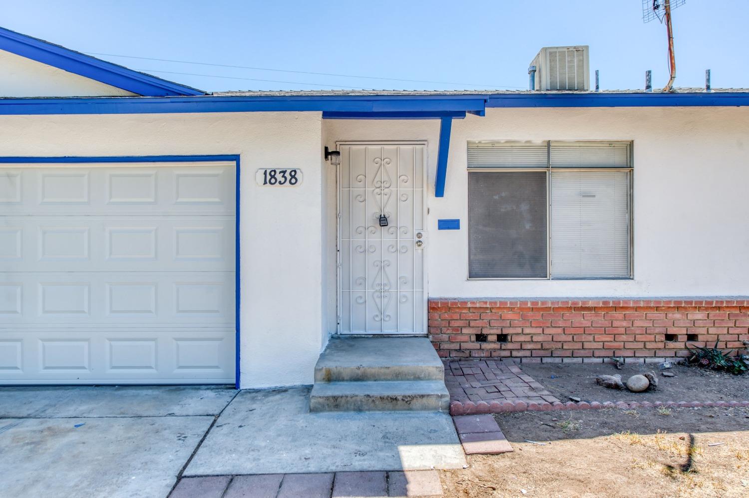 1838 S Whitney Ave, Fresno, CA 93702