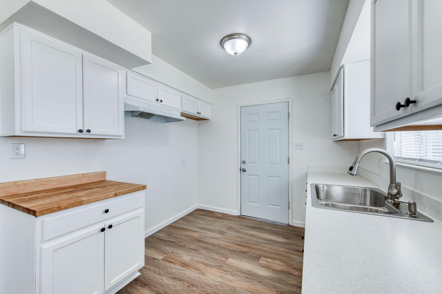 1838 S Whitney Ave, Fresno, CA 93702