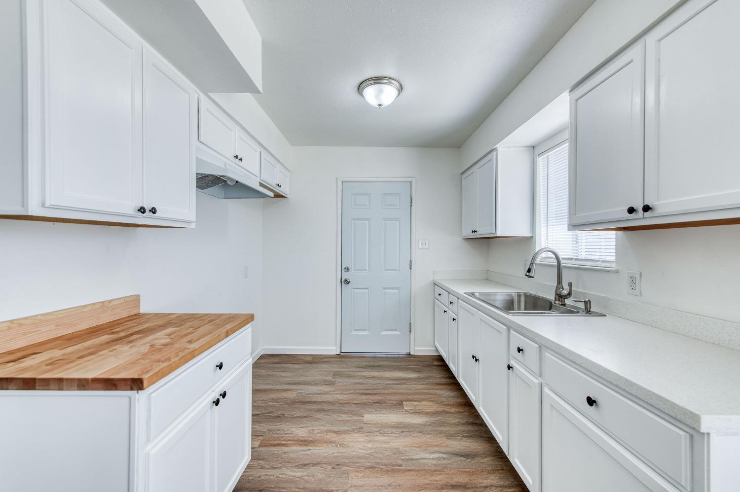 1838 S Whitney Ave, Fresno, CA 93702