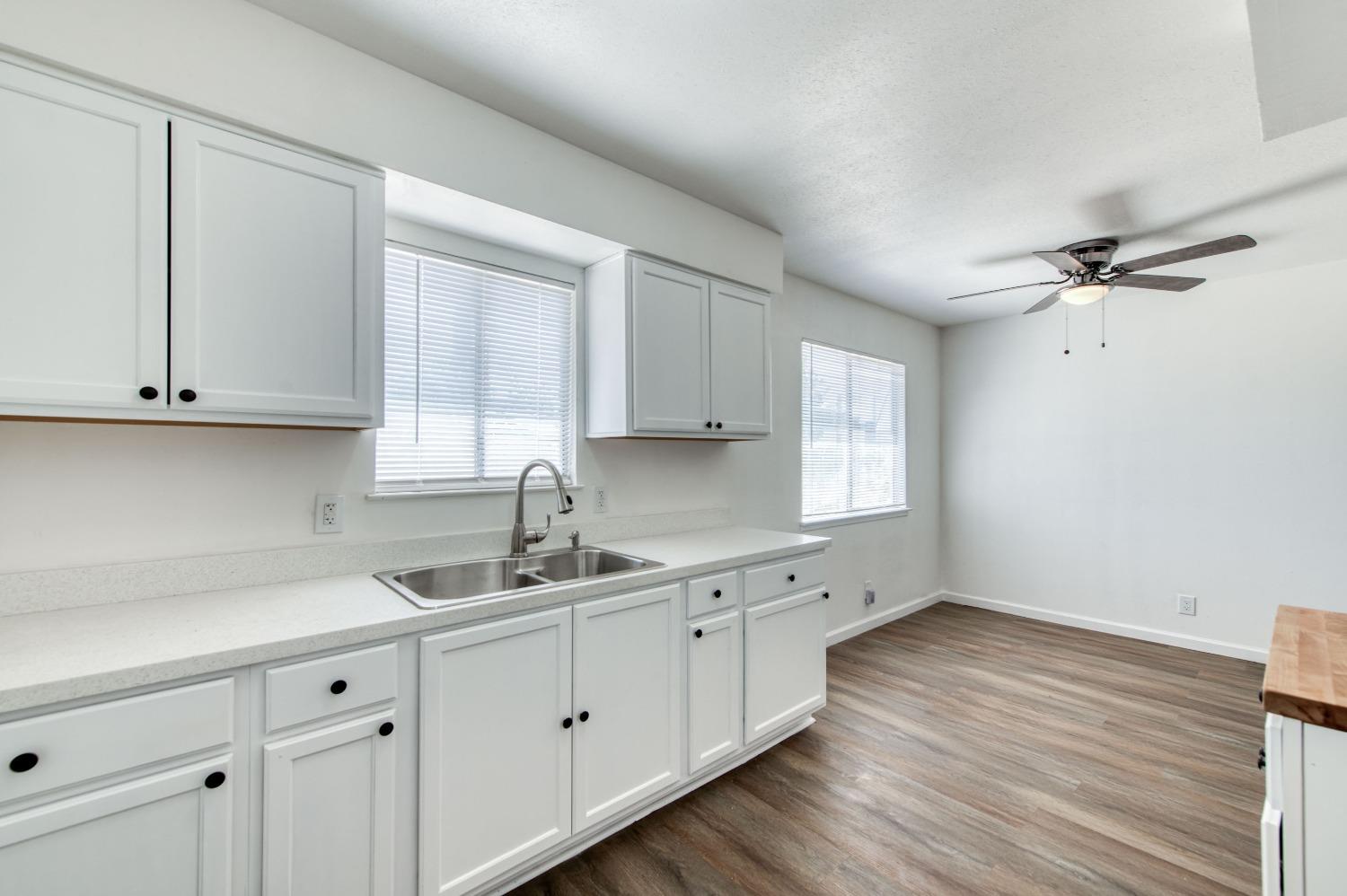 1838 S Whitney Ave, Fresno, CA 93702