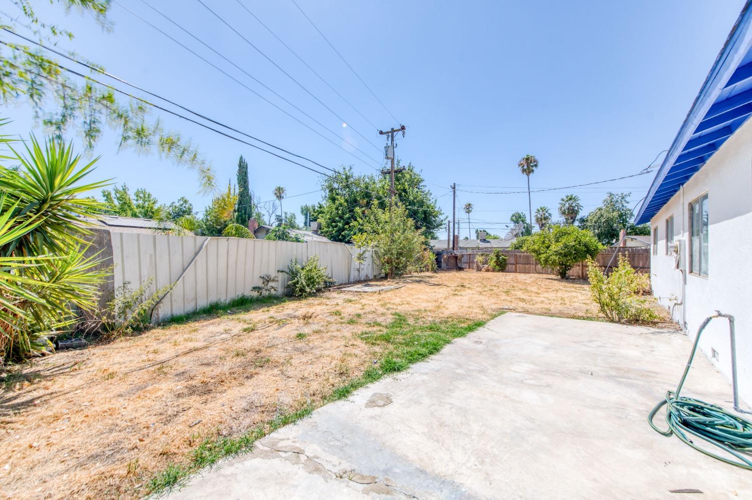 1838 S Whitney Ave, Fresno, CA 93702