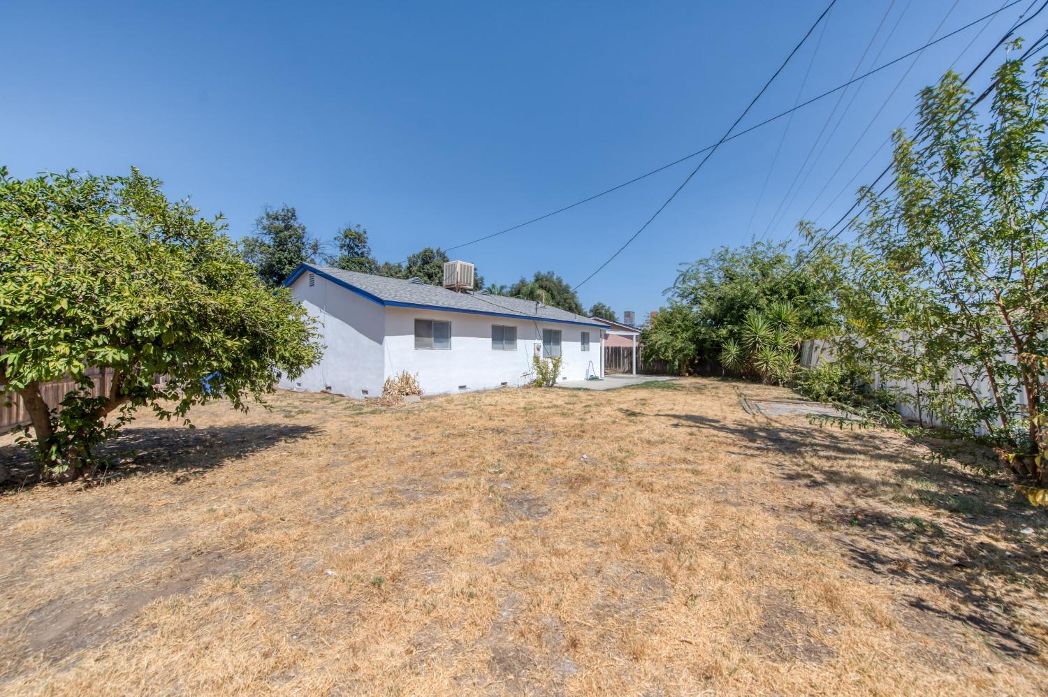 1838 S Whitney Ave, Fresno, CA 93702