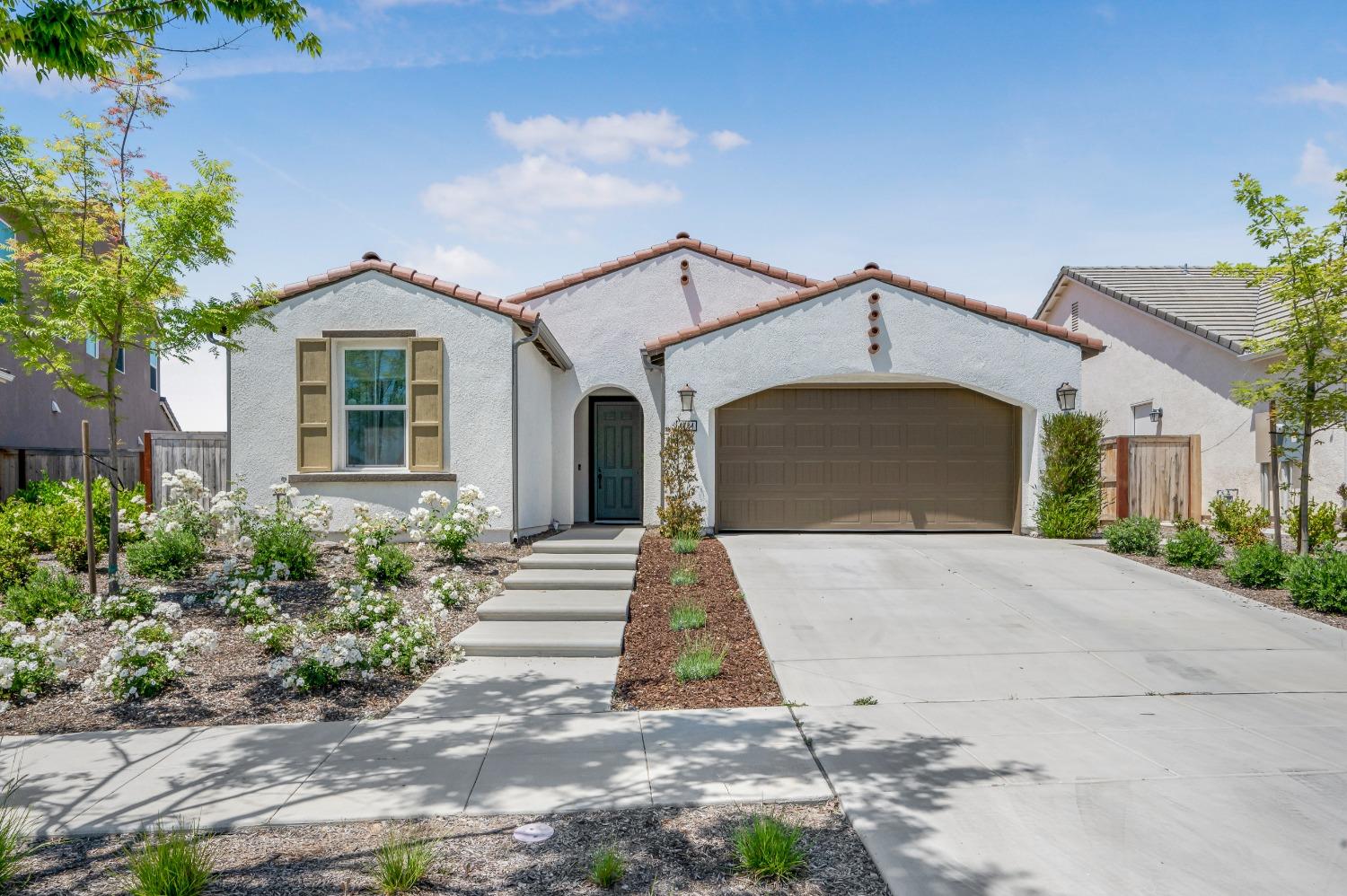 4494 Little Canyon Dr, Madera, CA 93636