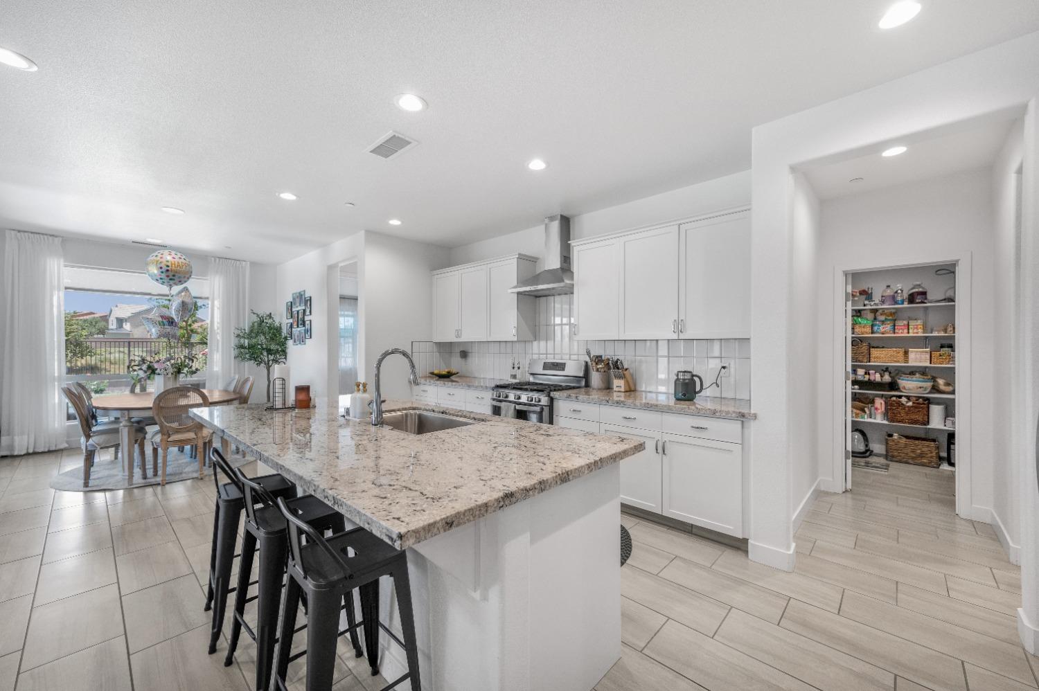 4494 Little Canyon Dr, Madera, CA 93636