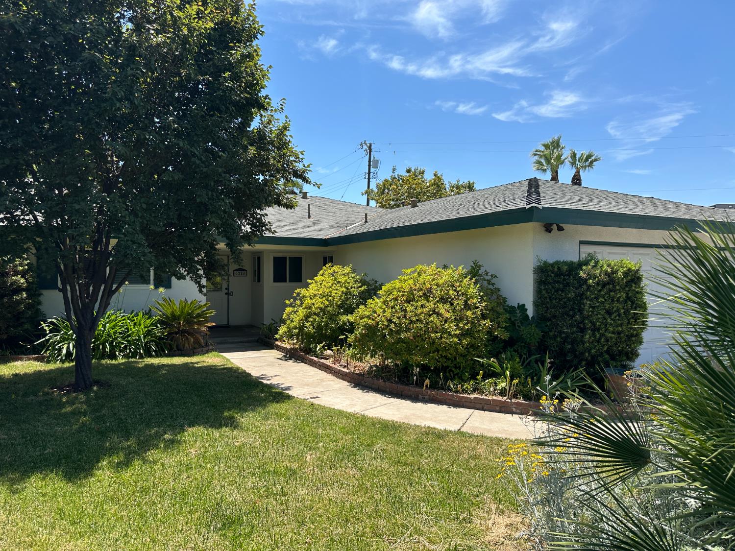6284 N Del Mar Ave, Fresno, CA 93704