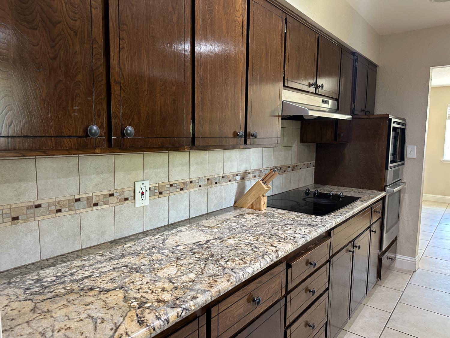 6284 N Del Mar Ave, Fresno, CA 93704