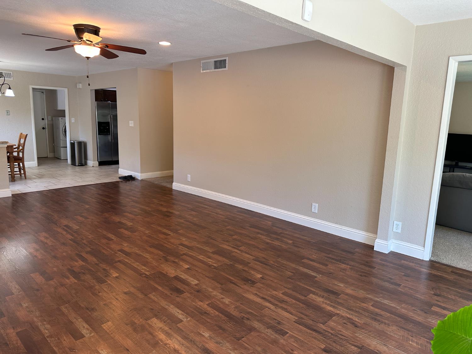 6284 N Del Mar Ave, Fresno, CA 93704