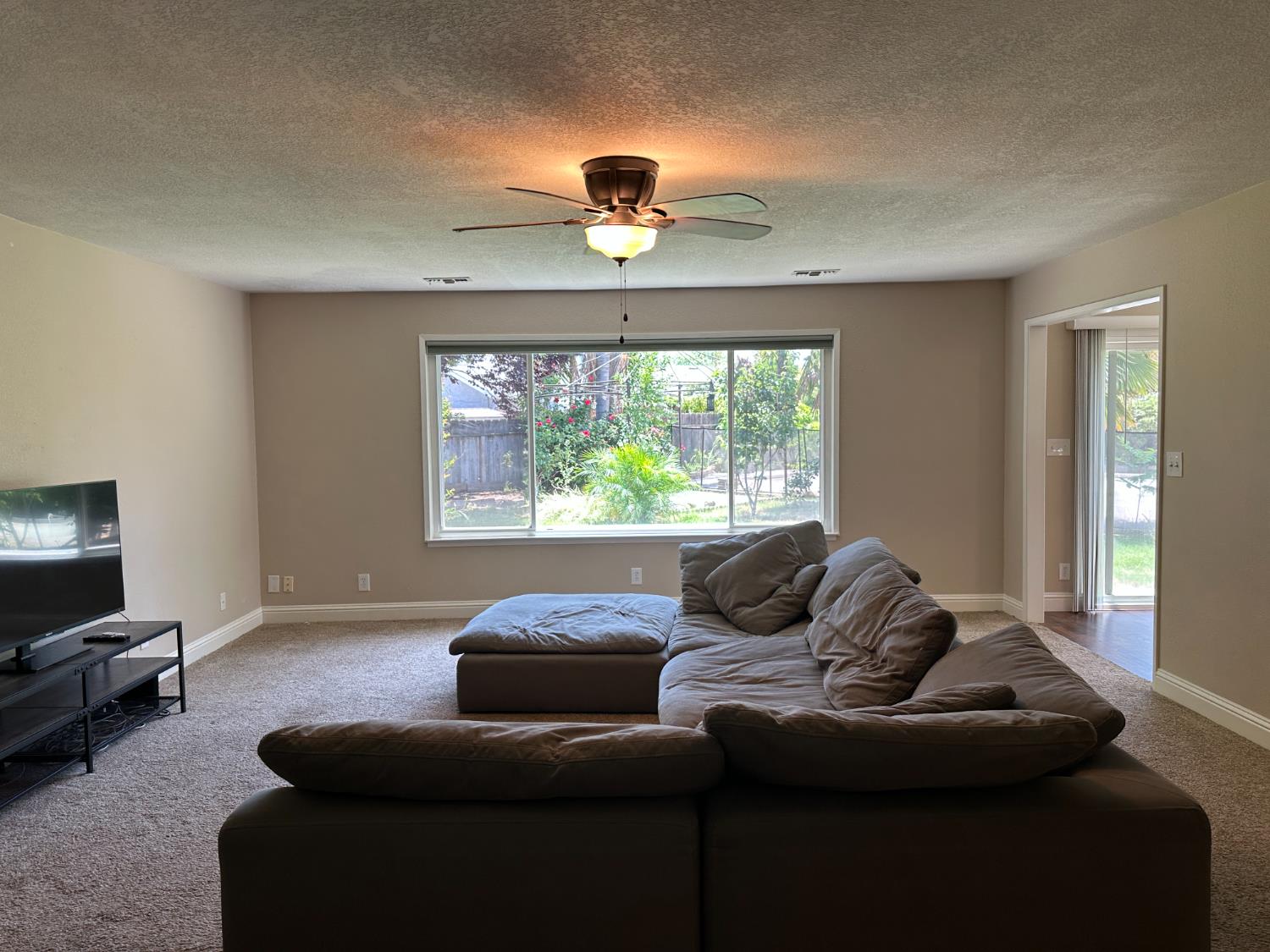 6284 N Del Mar Ave, Fresno, CA 93704