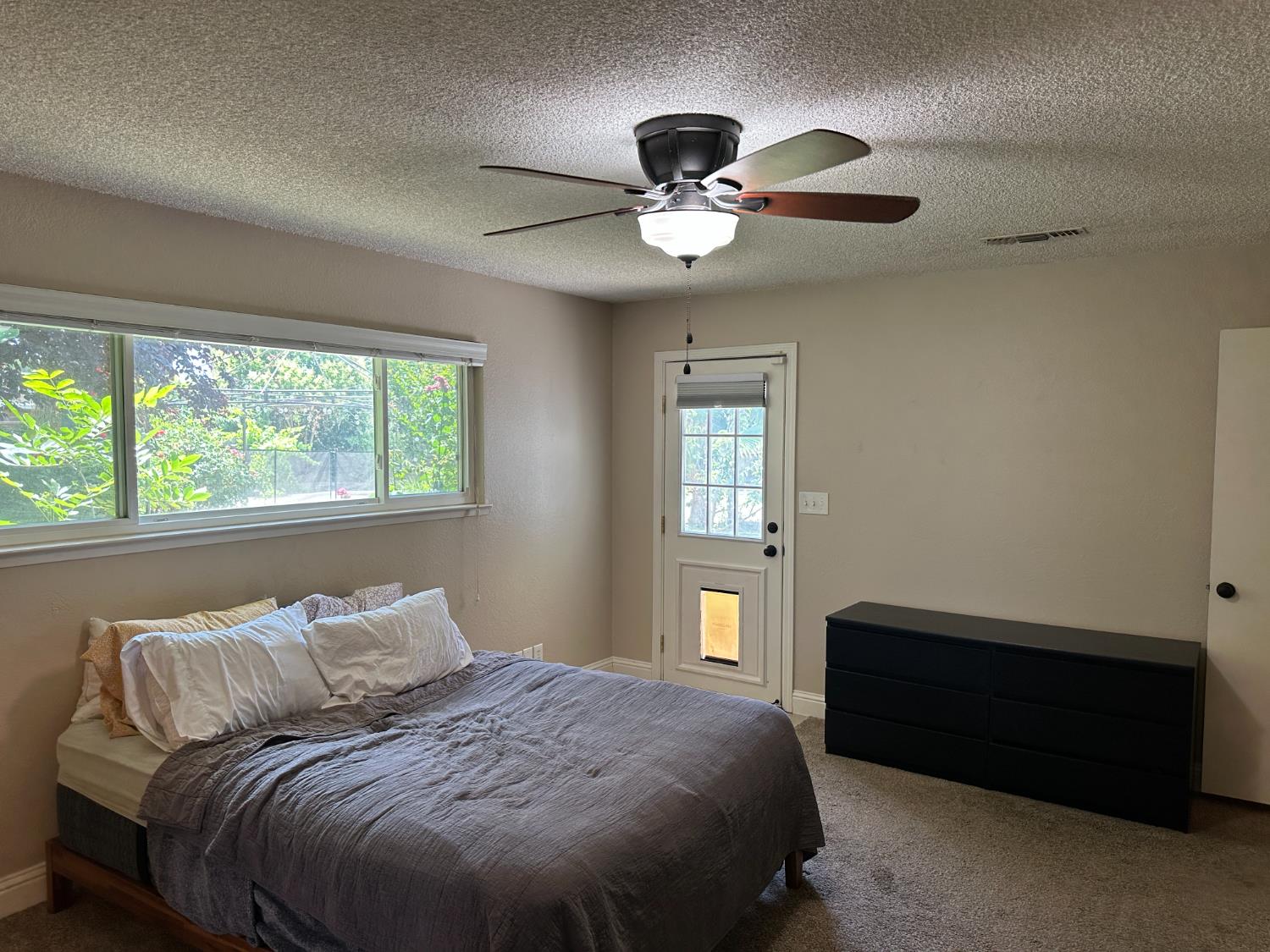 6284 N Del Mar Ave, Fresno, CA 93704