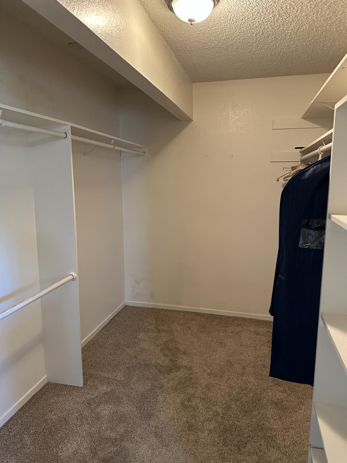 6284 N Del Mar Ave, Fresno, CA 93704