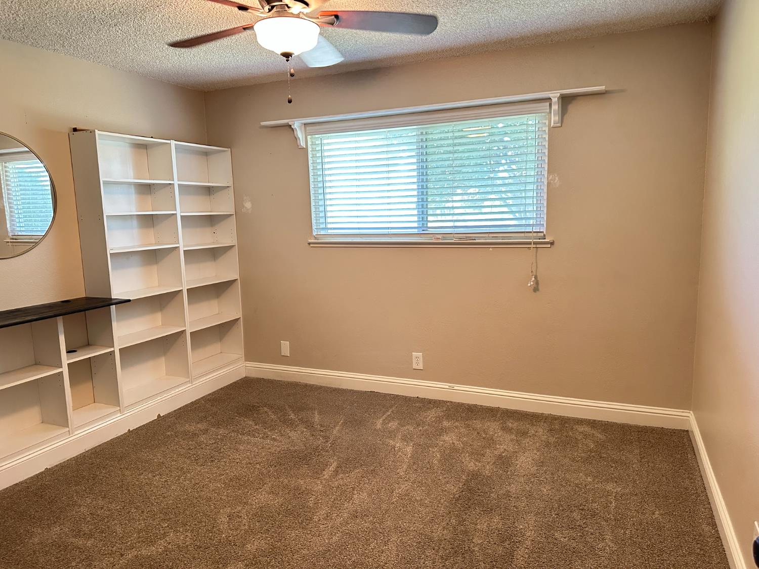 6284 N Del Mar Ave, Fresno, CA 93704