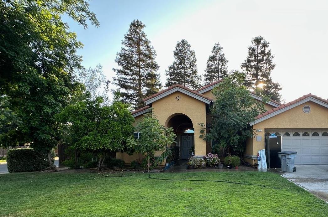 6675 N Lola Ave, Fresno, CA 93722
