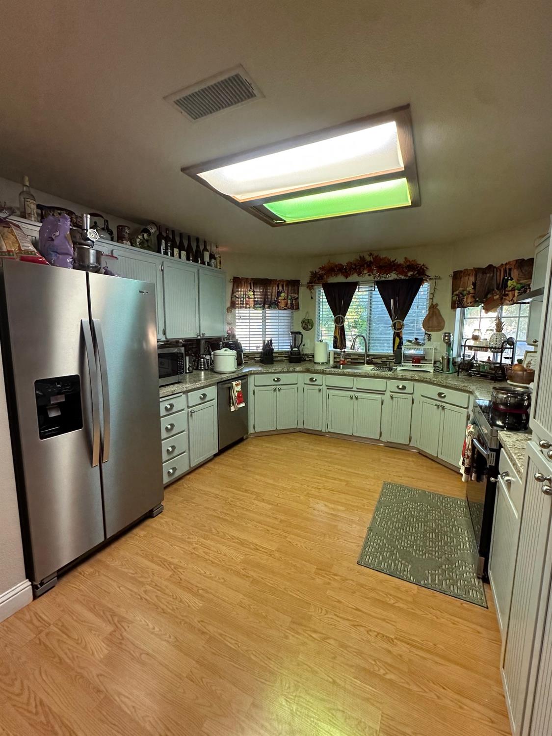 6675 N Lola Ave, Fresno, CA 93722