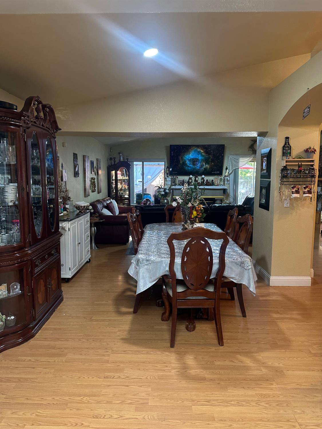 6675 N Lola Ave, Fresno, CA 93722