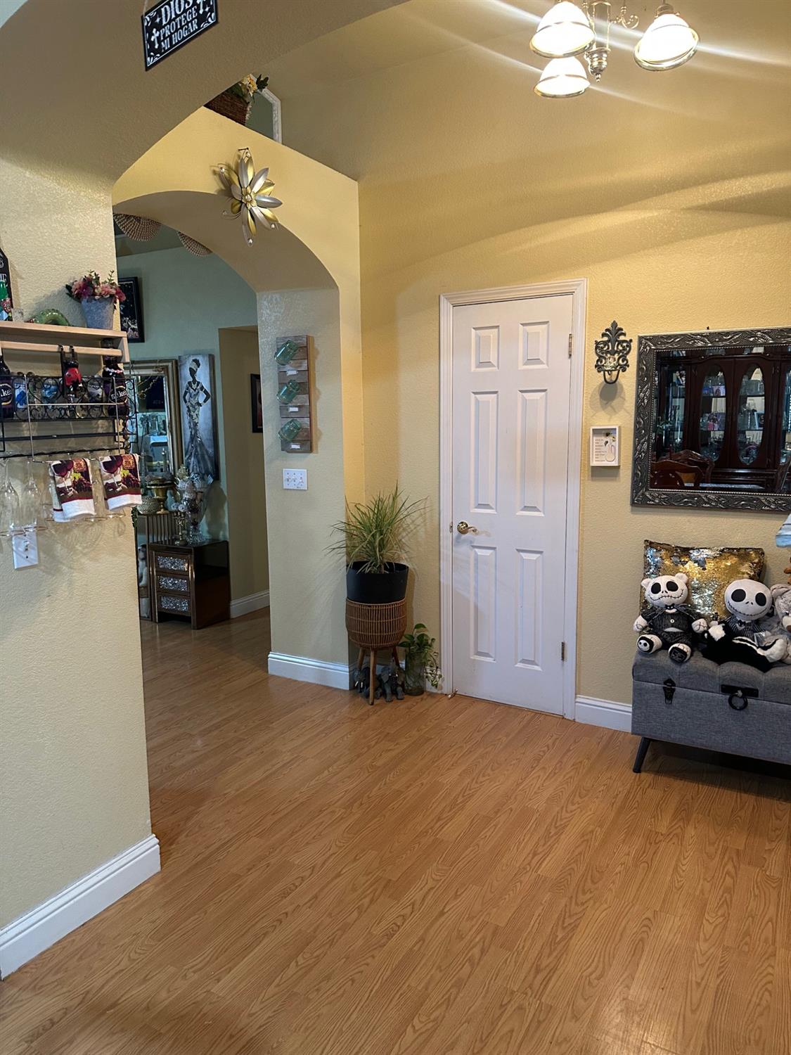 6675 N Lola Ave, Fresno, CA 93722