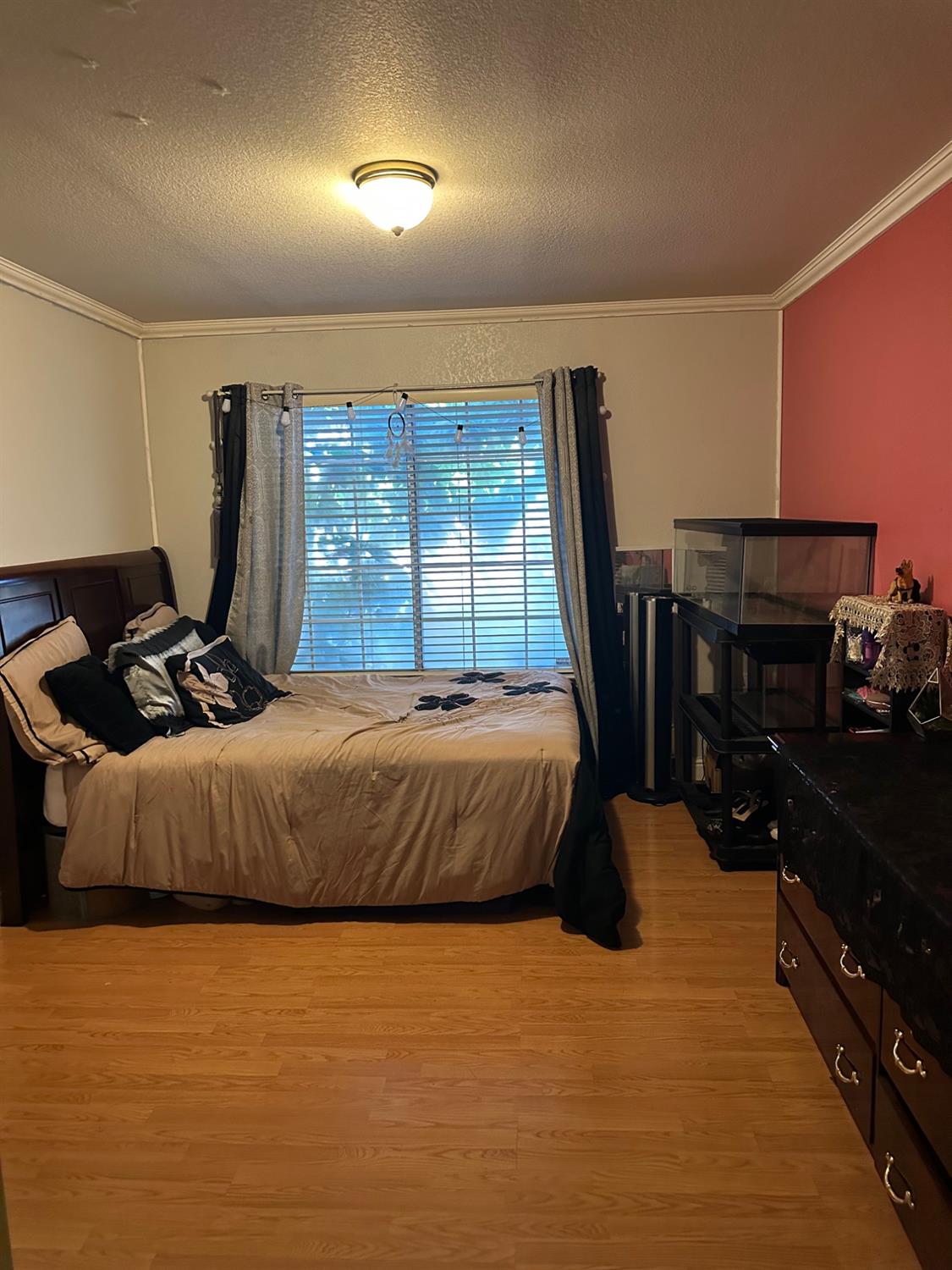 6675 N Lola Ave, Fresno, CA 93722