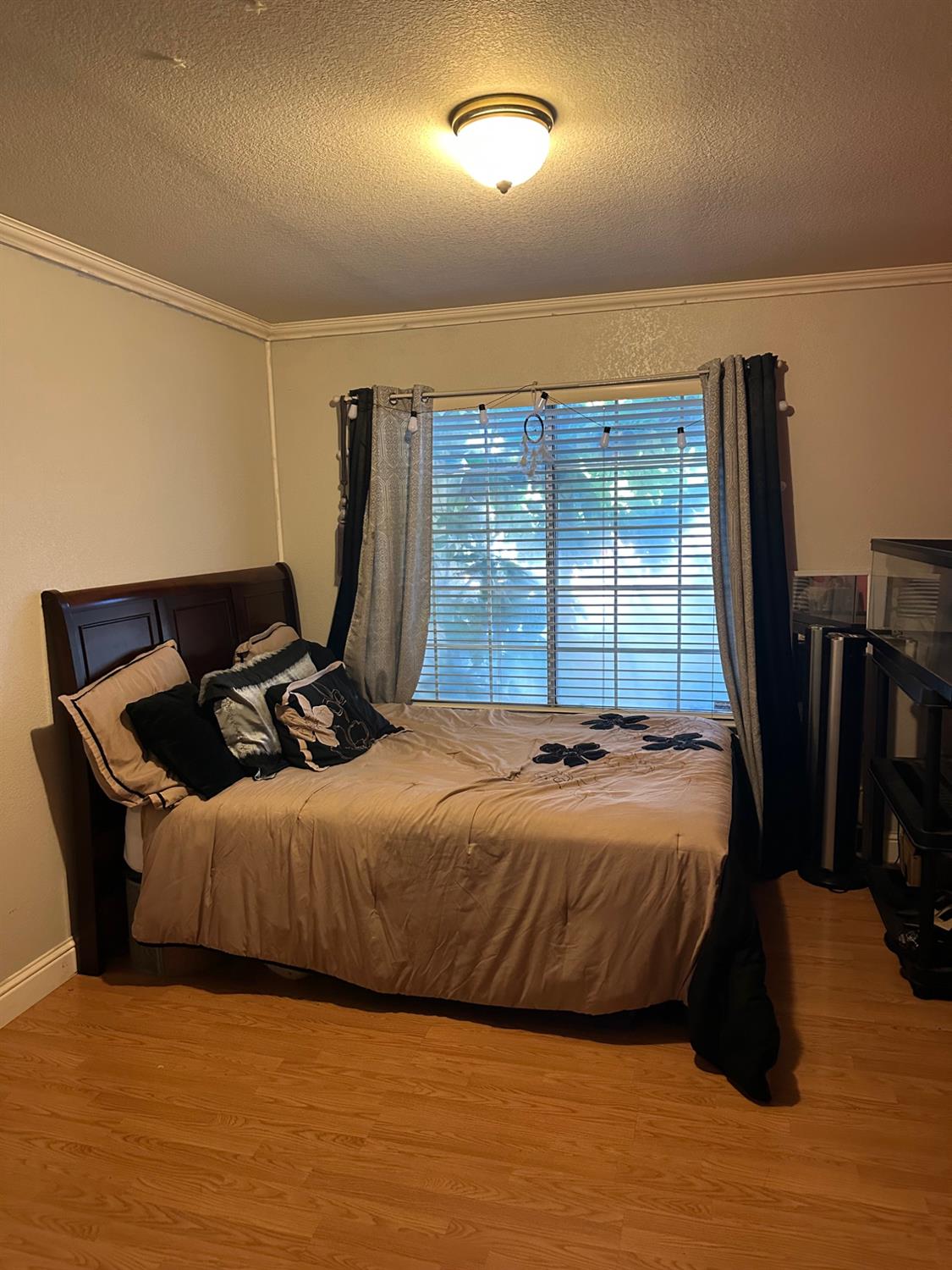 6675 N Lola Ave, Fresno, CA 93722