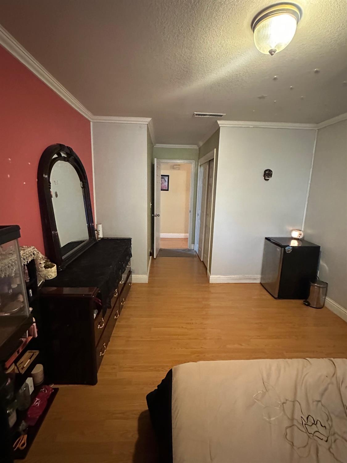 6675 N Lola Ave, Fresno, CA 93722