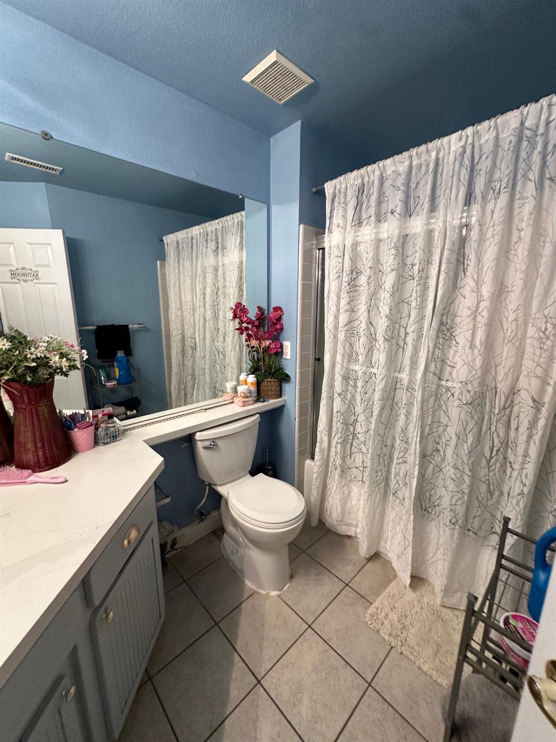 6675 N Lola Ave, Fresno, CA 93722