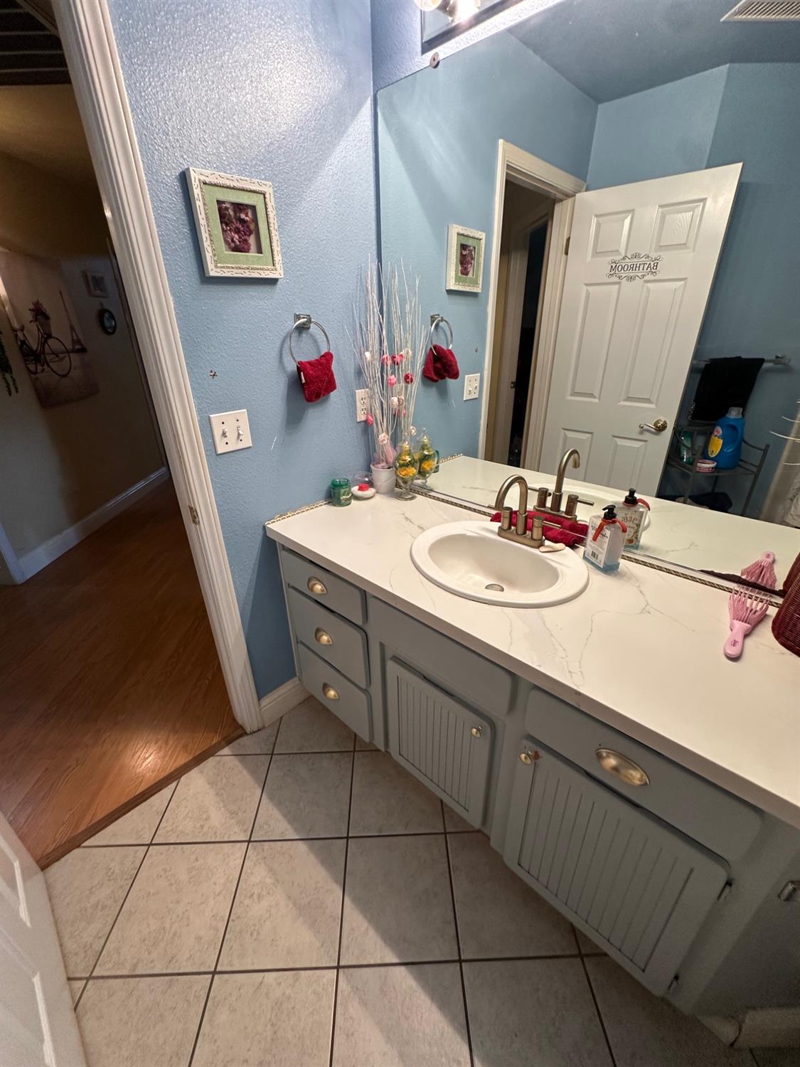 6675 N Lola Ave, Fresno, CA 93722