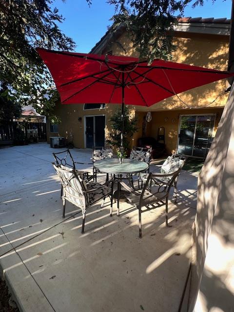 6675 N Lola Ave, Fresno, CA 93722