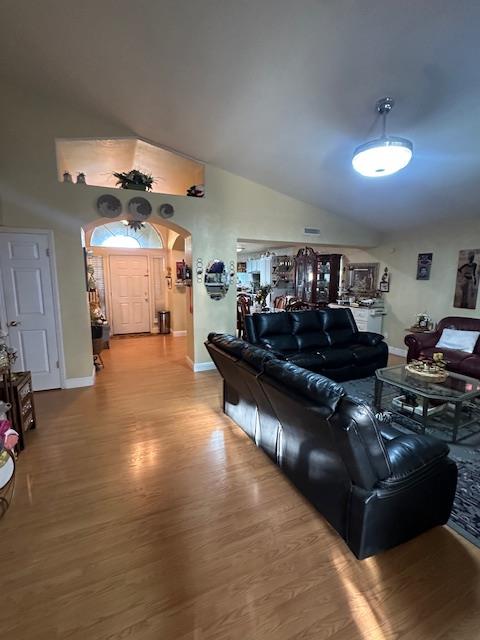 6675 N Lola Ave, Fresno, CA 93722