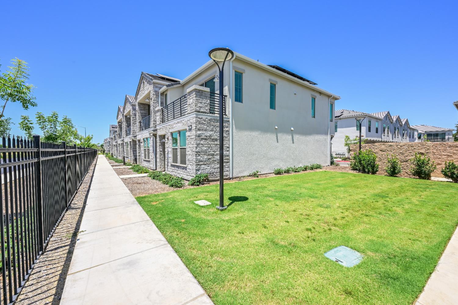 510 W Mahogany Ln, Clovis, CA 93611
