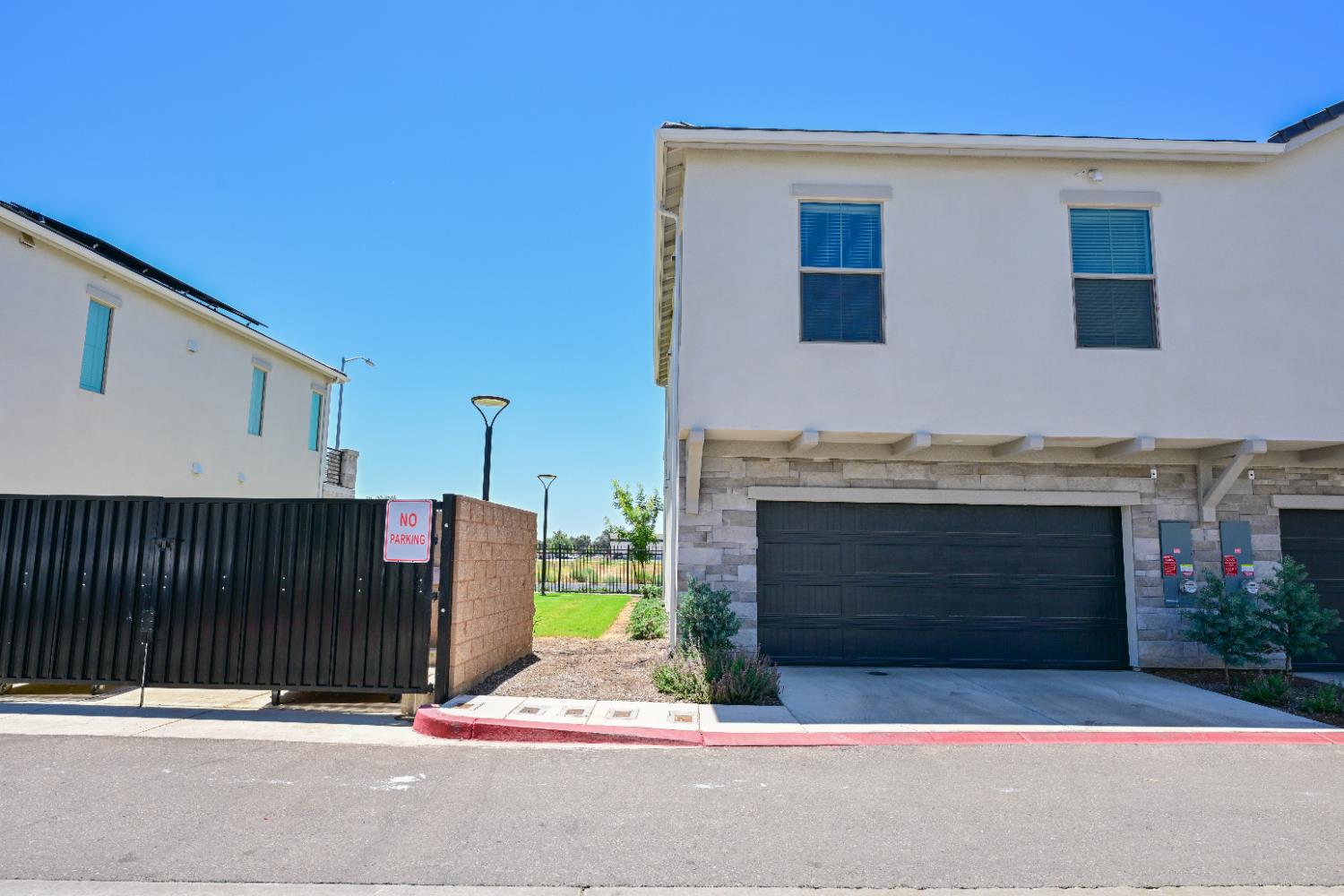 510 W Mahogany Ln, Clovis, CA 93611