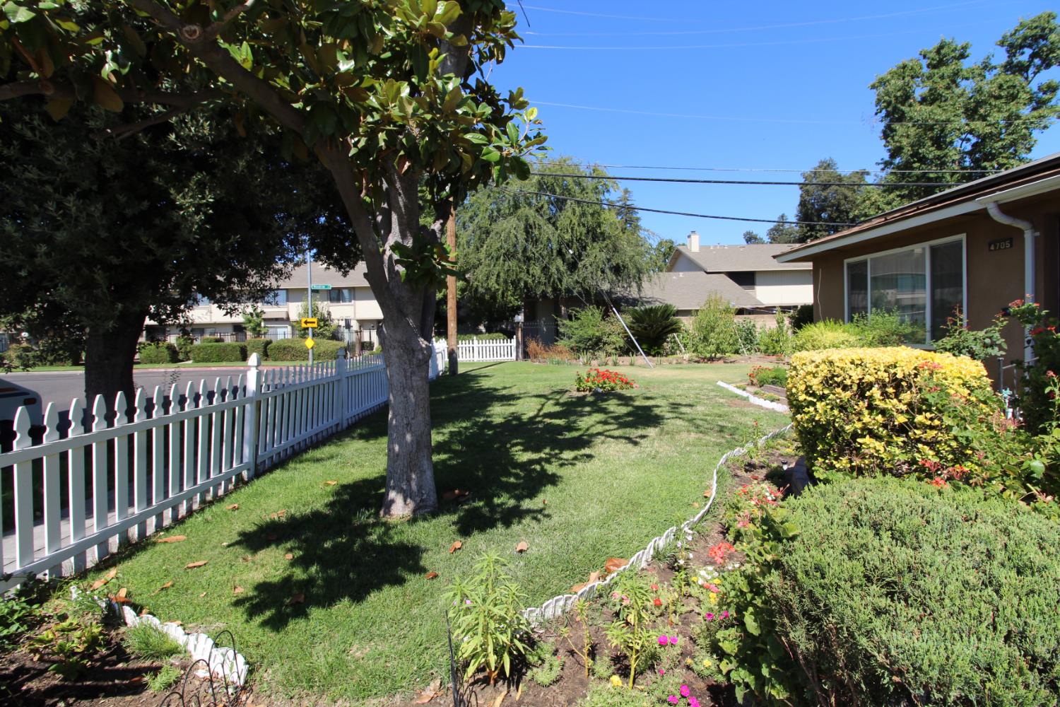 4705 E Santa Ana Ave, Fresno, CA 93726