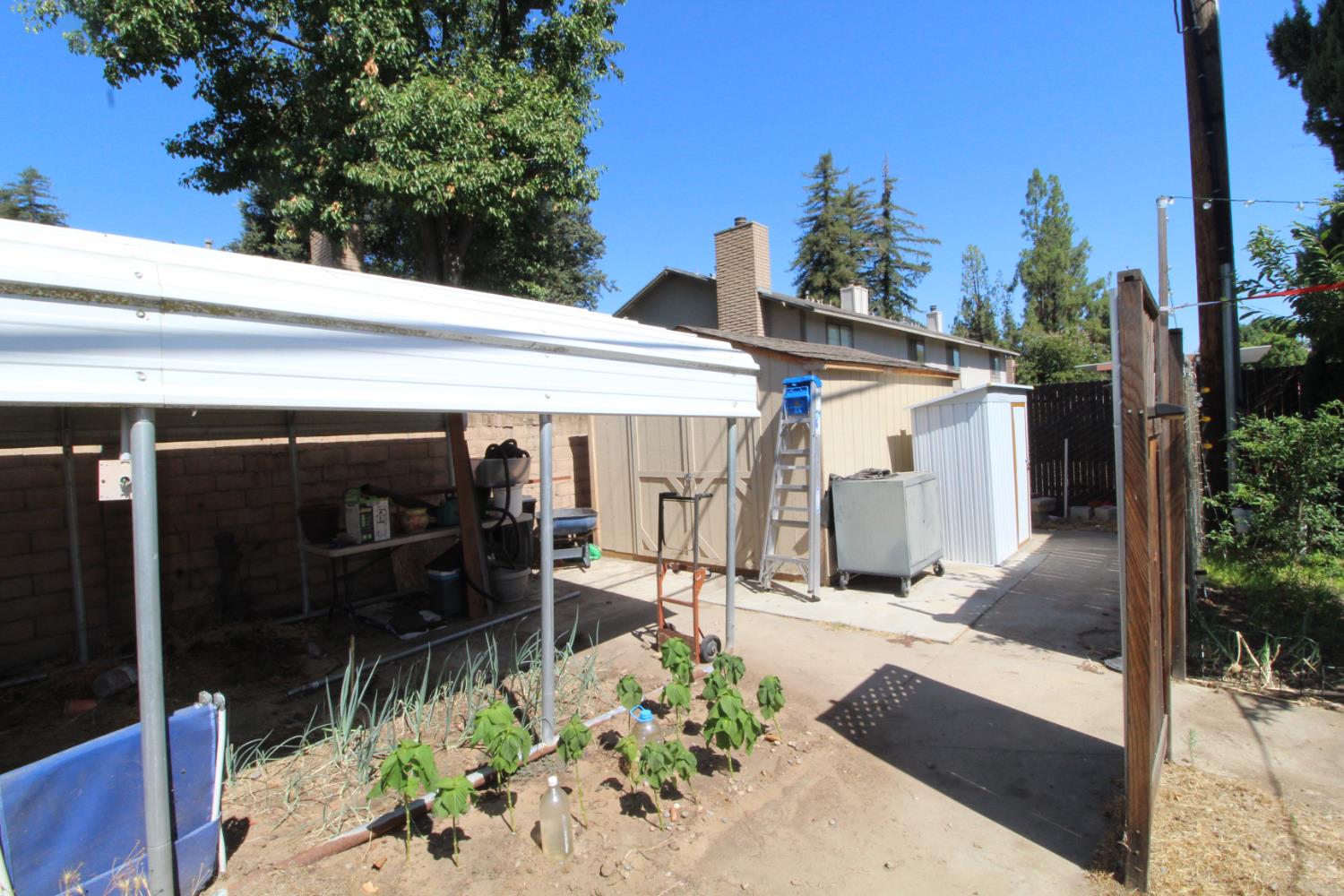 4705 E Santa Ana Ave, Fresno, CA 93726