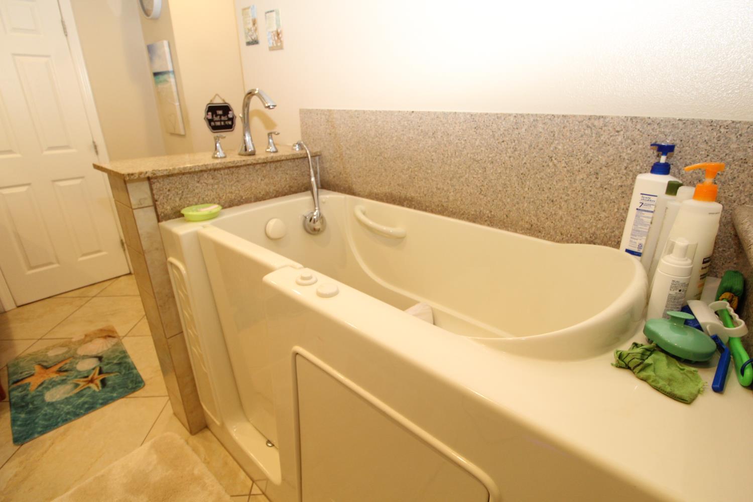 4705 E Santa Ana Ave, Fresno, CA 93726