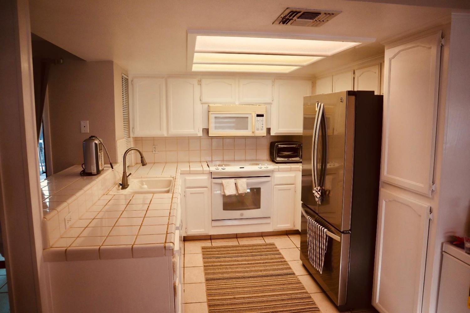 6296 N Lodi Ave, Fresno, CA 93722