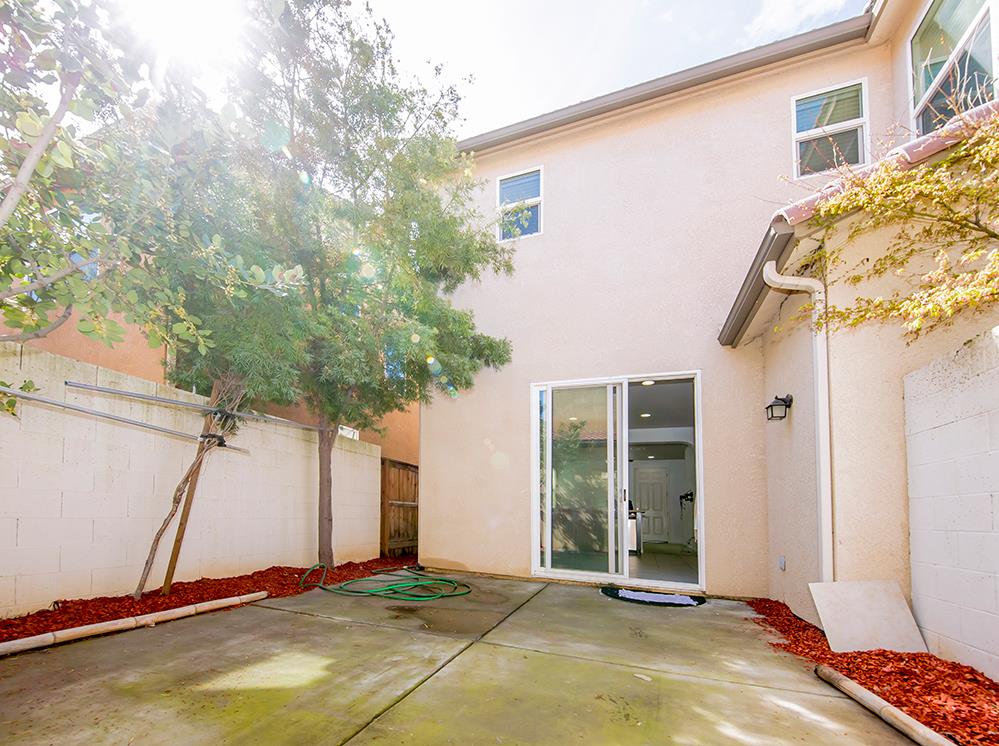 1587 N STRADA Way, Clovis, CA 93619