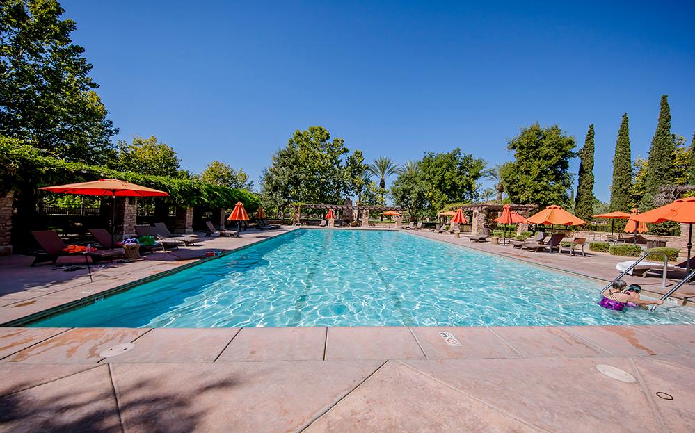 1587 N STRADA Way, Clovis, CA 93619