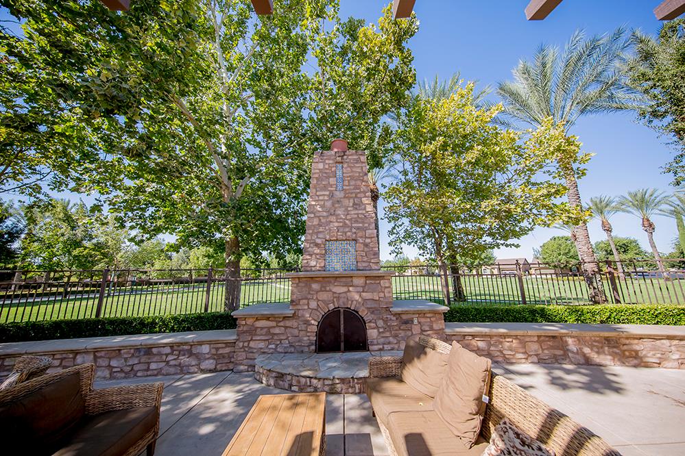 1587 N STRADA Way, Clovis, CA 93619