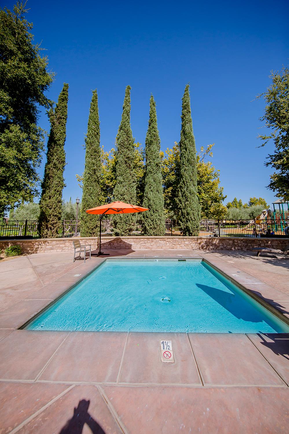 1587 N STRADA Way, Clovis, CA 93619