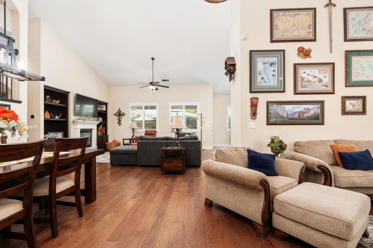 3236 Ashcroft Ave, Clovis, CA 93619
