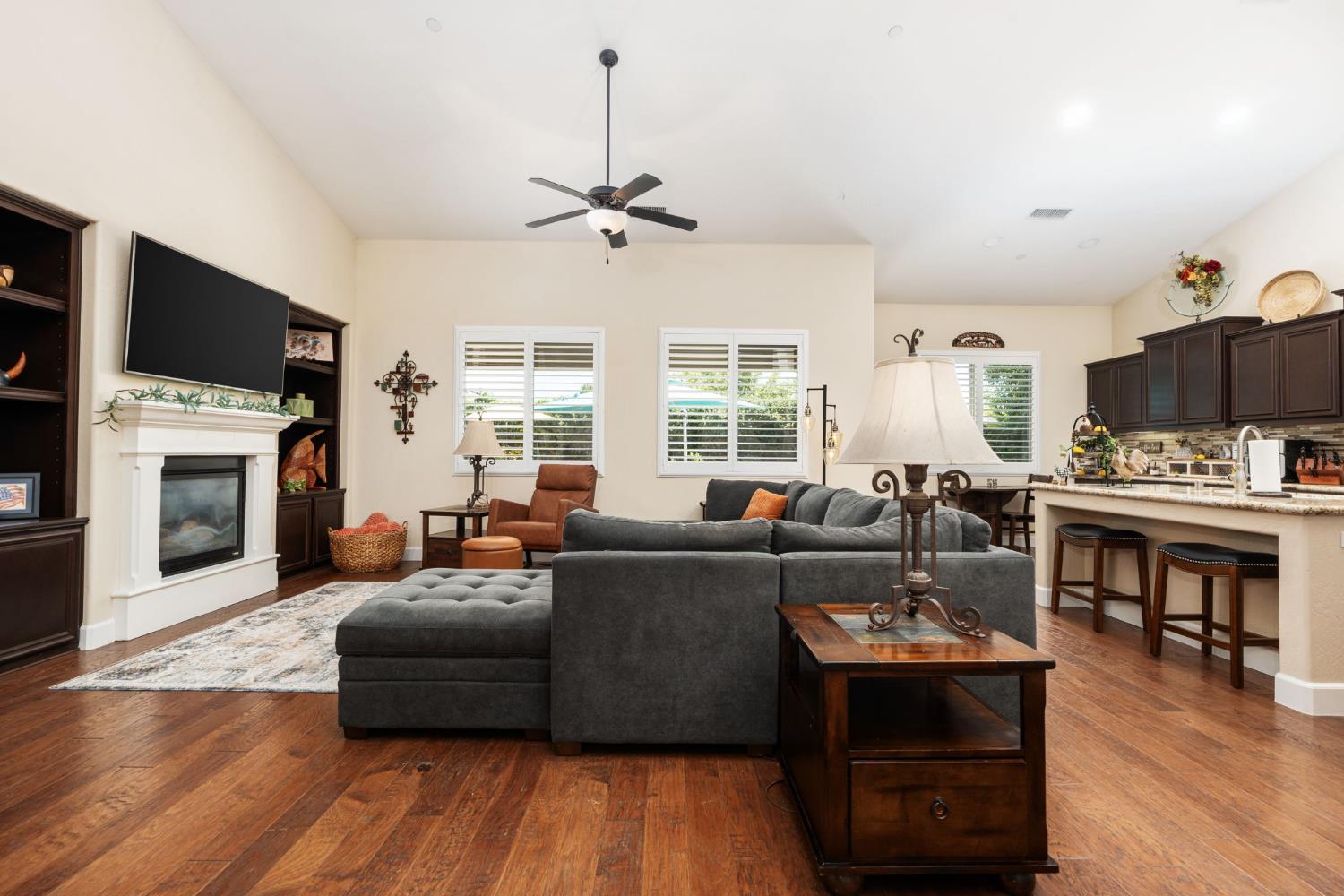3236 Ashcroft Ave, Clovis, CA 93619