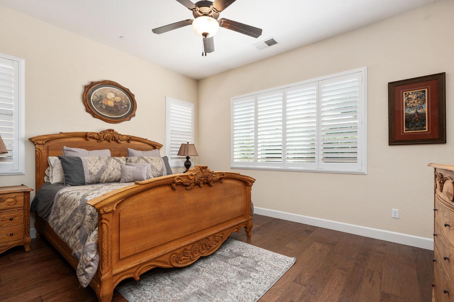 3236 Ashcroft Ave, Clovis, CA 93619
