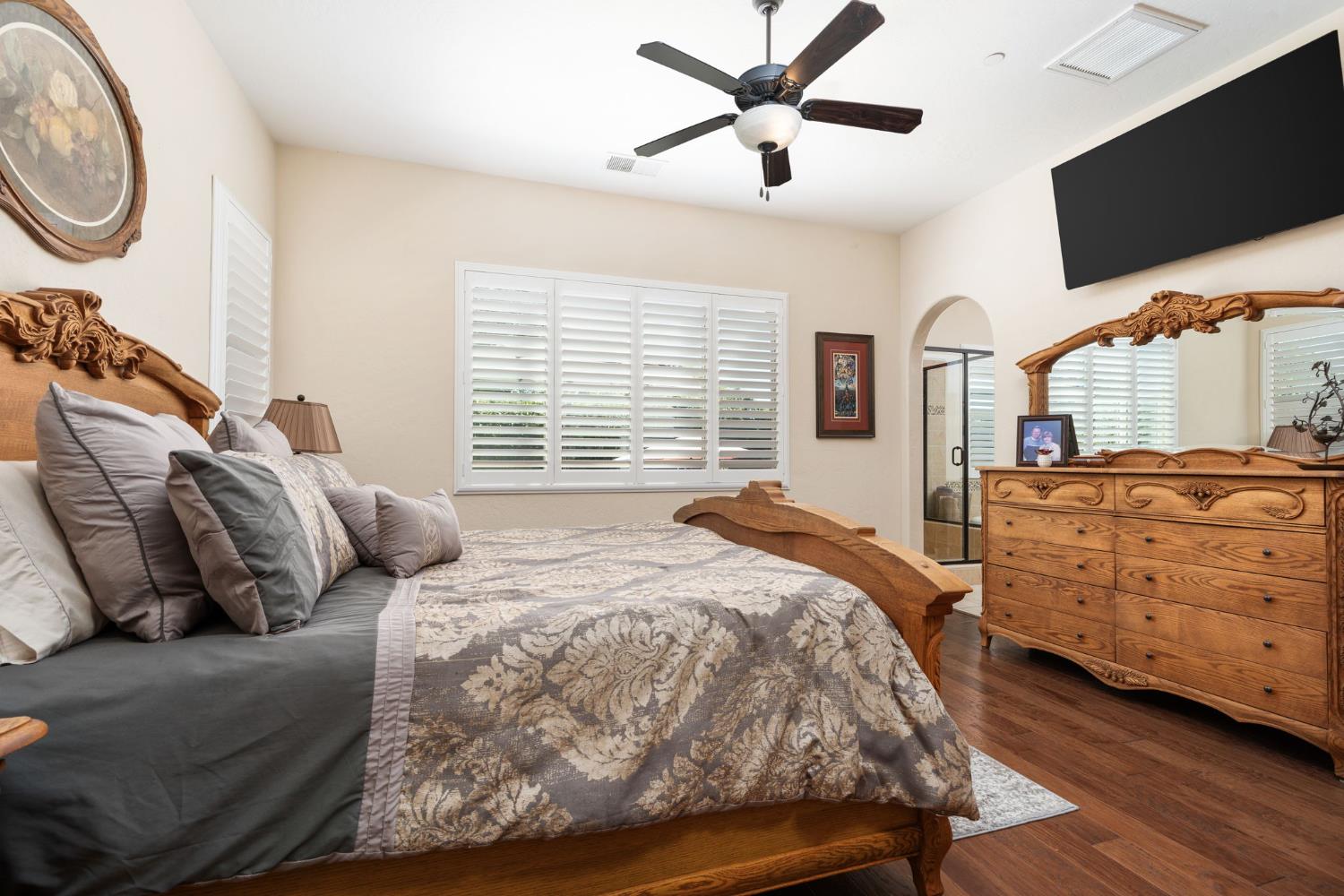 3236 Ashcroft Ave, Clovis, CA 93619