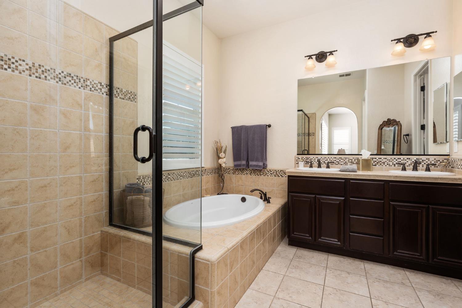 3236 Ashcroft Ave, Clovis, CA 93619