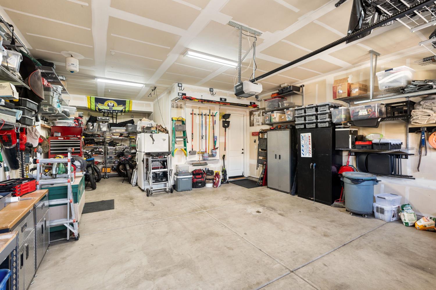 3236 Ashcroft Ave, Clovis, CA 93619