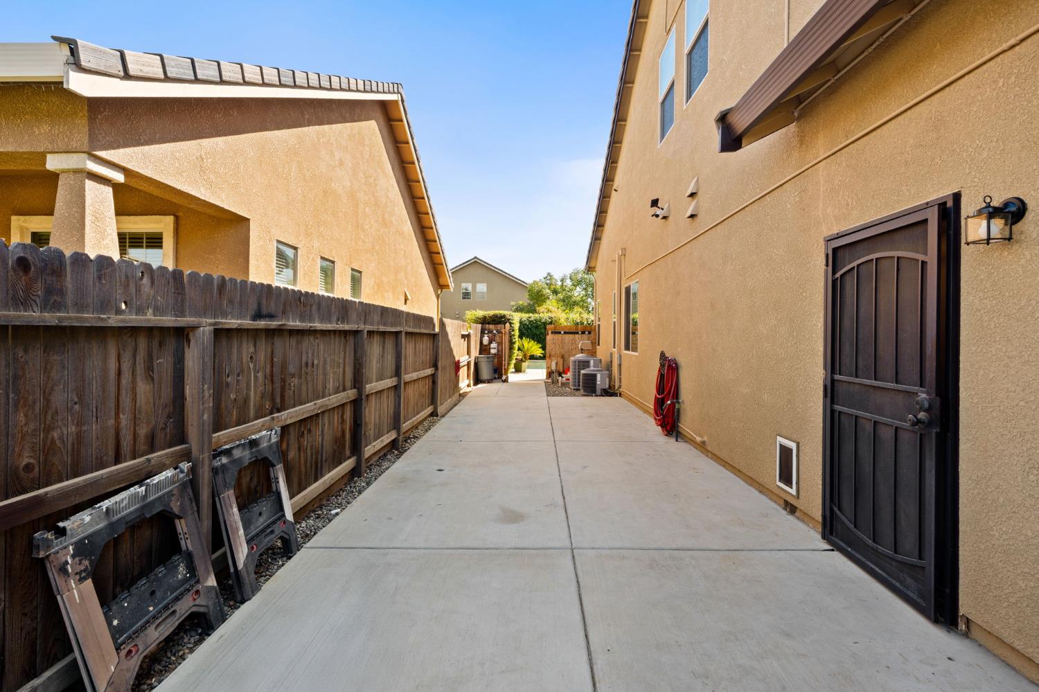 3236 Ashcroft Ave, Clovis, CA 93619