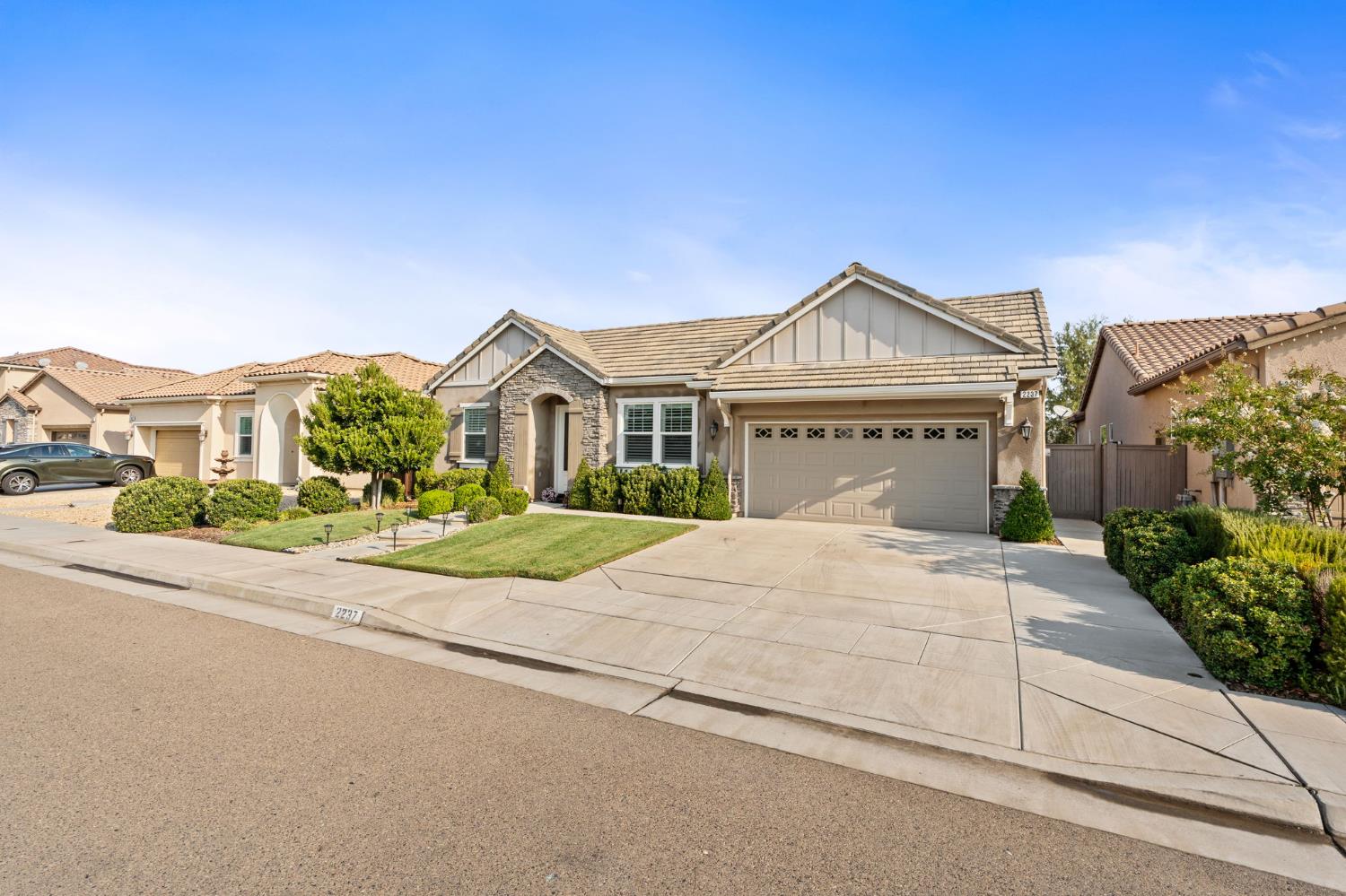 2237 Donner Ave, Clovis, CA 93611