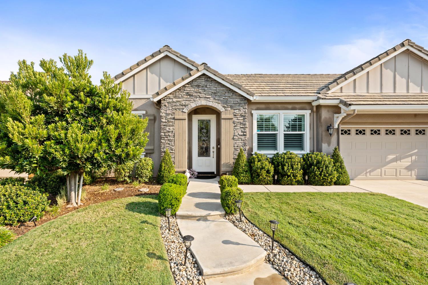 2237 Donner Ave, Clovis, CA 93611