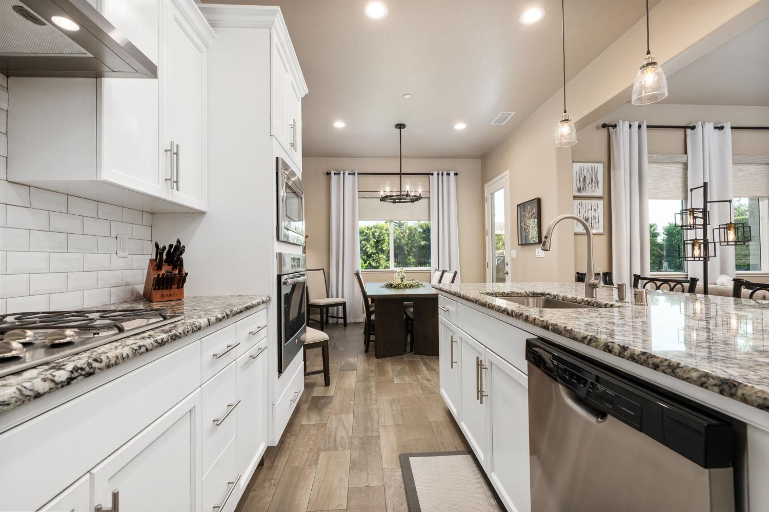 2237 Donner Ave, Clovis, CA 93611
