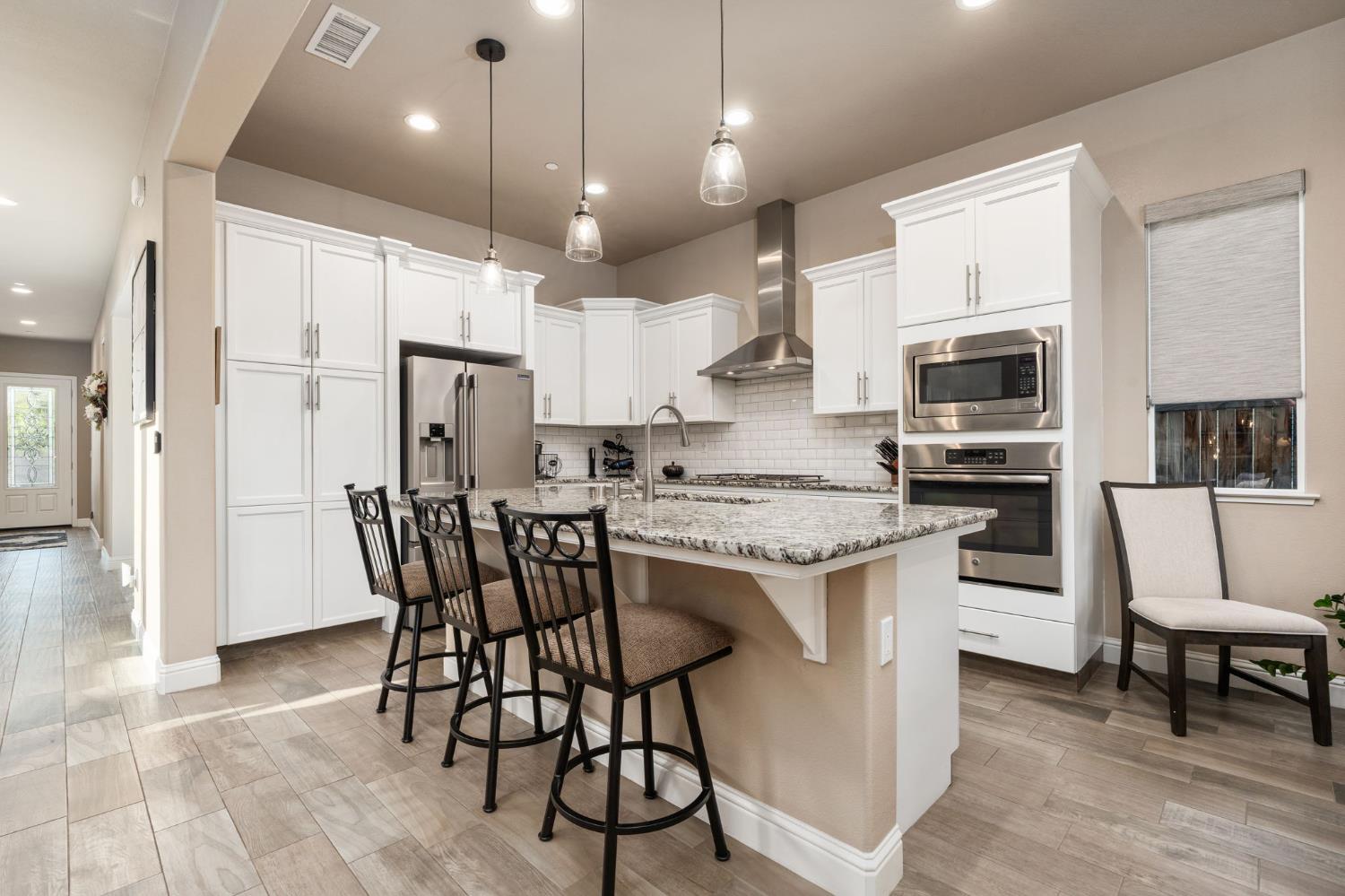 2237 Donner Ave, Clovis, CA 93611